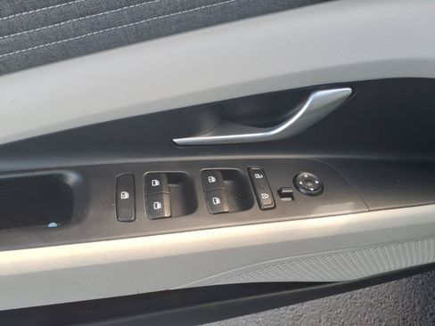 Certified 2023 Hyundai Elantra Limited FWD image 23