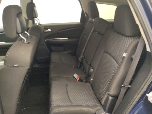 Used 2017 Dodge Journey SXT w/ Chrome Appearance Group image 18