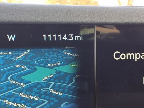Certified 2025 Lincoln Nautilus Reserve AWD/4WD image 30