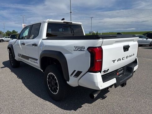 Certified 2024 Toyota Tacoma TRD Off-Road w/ TRD Off Road Upgrade Package AWD/4WD image 9