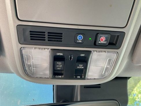 Used 2021 Honda Pilot Touring image 35