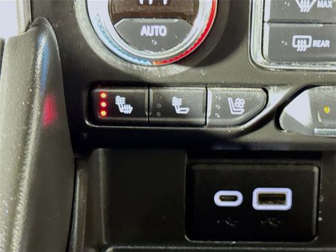 Used 2021 GMC Yukon SLT image 18