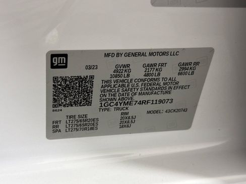 Certified 2024 Chevrolet Silverado 2500 Custom w/ Custom Value Package AWD/4WD image 30