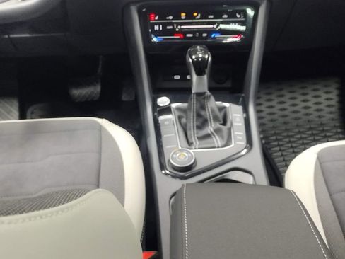 New 2025 Volkswagen Taos SE image 35