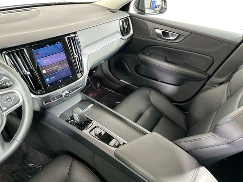 Used 2025 Volvo S60 B5 Core image 21