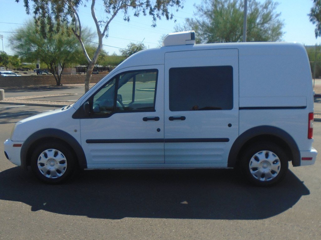 Used 2010 Ford Transit Connect XLT FWD image 2