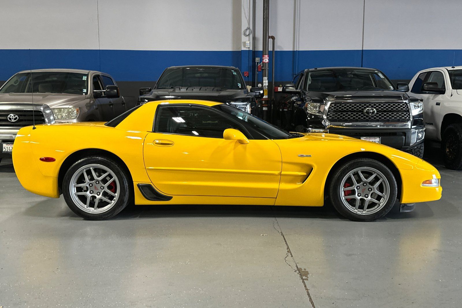 Used 2004 Chevrolet Corvette Z06 w/ Memory Package RWD image 3