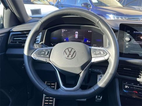 Used 2025 Volkswagen Jetta Sport image 16