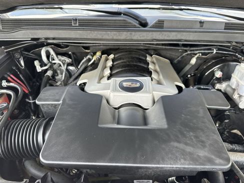 Used 2020 Cadillac Escalade Luxury AWD/4WD image 59