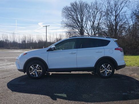 Used 2018 Toyota RAV4 XLE image 6