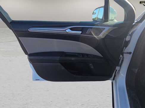 Used 2018 Ford Fusion S image 22