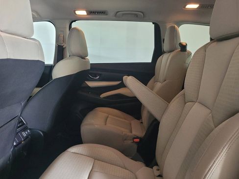 Used 2019 Subaru Ascent Premium image 18