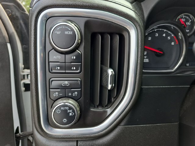 Used 2022 Chevrolet Silverado 1500 LT AWD/4WD image 19