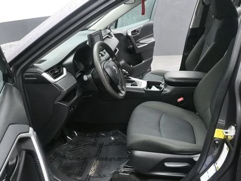 Used 2021 Toyota RAV4 LE w/ Carpet Mat Package (TMS) AWD/4WD image 24