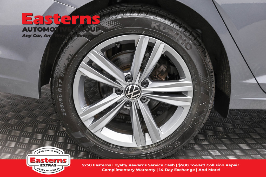 Used 2024 Volkswagen Jetta SE FWD image 31
