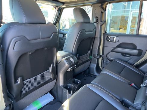 New 2026 Jeep Gladiator Sport image 16