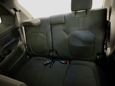 Used 2025 Honda Pilot Sport image 29