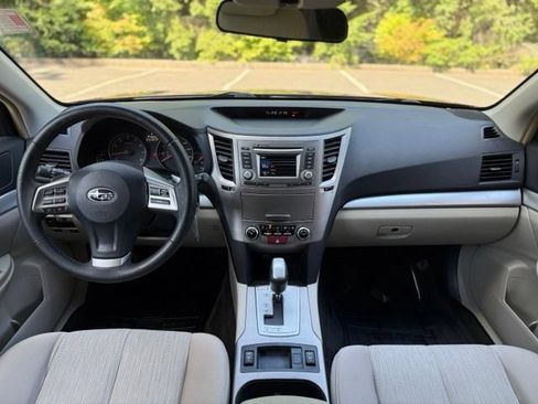 Used 2014 Subaru Outback 2.5i Premium w/ Popular Package #3 AWD/4WD image 18