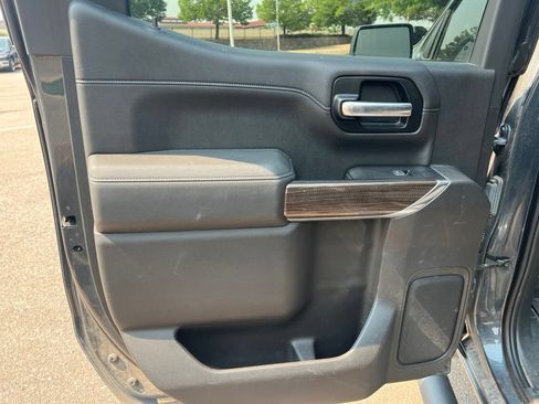 Used 2019 Chevrolet Silverado 1500 LT Trail Boss w/ Convenience Package AWD/4WD image 16