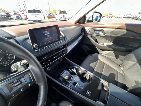 Used 2023 Nissan Rogue SV w/ SV Premium B Package image 25