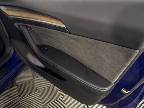 Used 2023 Tesla Model 3 Standard Range image 32