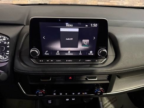 Certified 2025 Nissan Rogue SV image 21