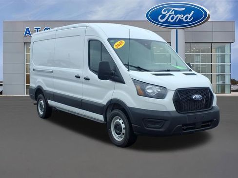 Used 2025 Ford Transit 250 148 Medium Roof RWD image 3