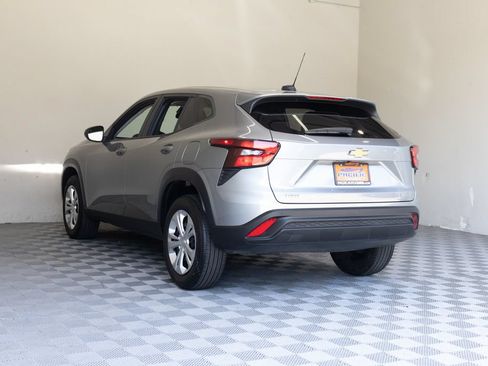 Used 2024 Chevrolet Trax LS w/ Driver Confidence Package FWD image 14