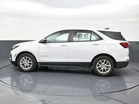 Used 2024 Chevrolet Equinox LS w/ Driver Confidence II Package FWD image 2