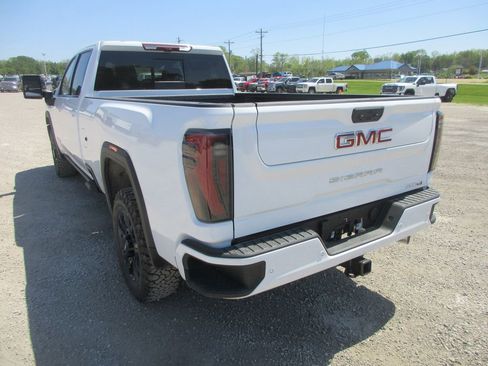 New 2026 GMC Sierra 3500 AT4 w/ AT4 Premium Plus Package AWD/4WD image 9