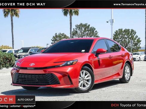 Used 2026 Toyota Camry LE w/ Convenience Package FWD image 1