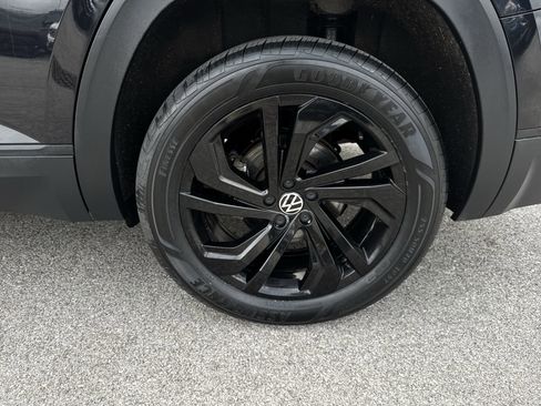 Certified 2022 Volkswagen Atlas SE image 32