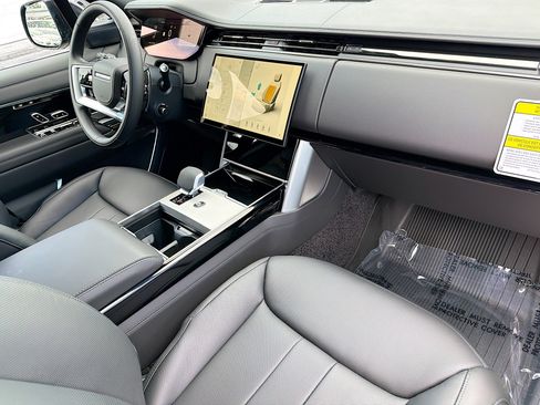 New 2026 Land Rover Range Rover SE AWD/4WD image 15