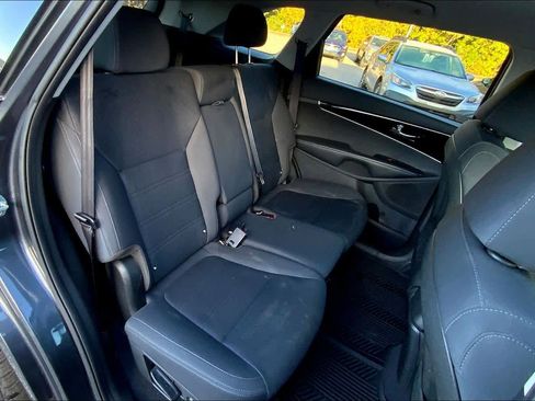 Used 2020 Kia Sorento S image 18