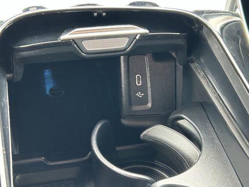 Used 2024 Mercedes-Benz GLC 300 image 15