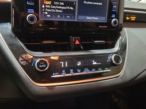 Used 2022 Toyota Corolla LE image 19