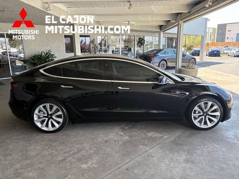 Used 2018 Tesla Model 3 Long Range RWD image 2