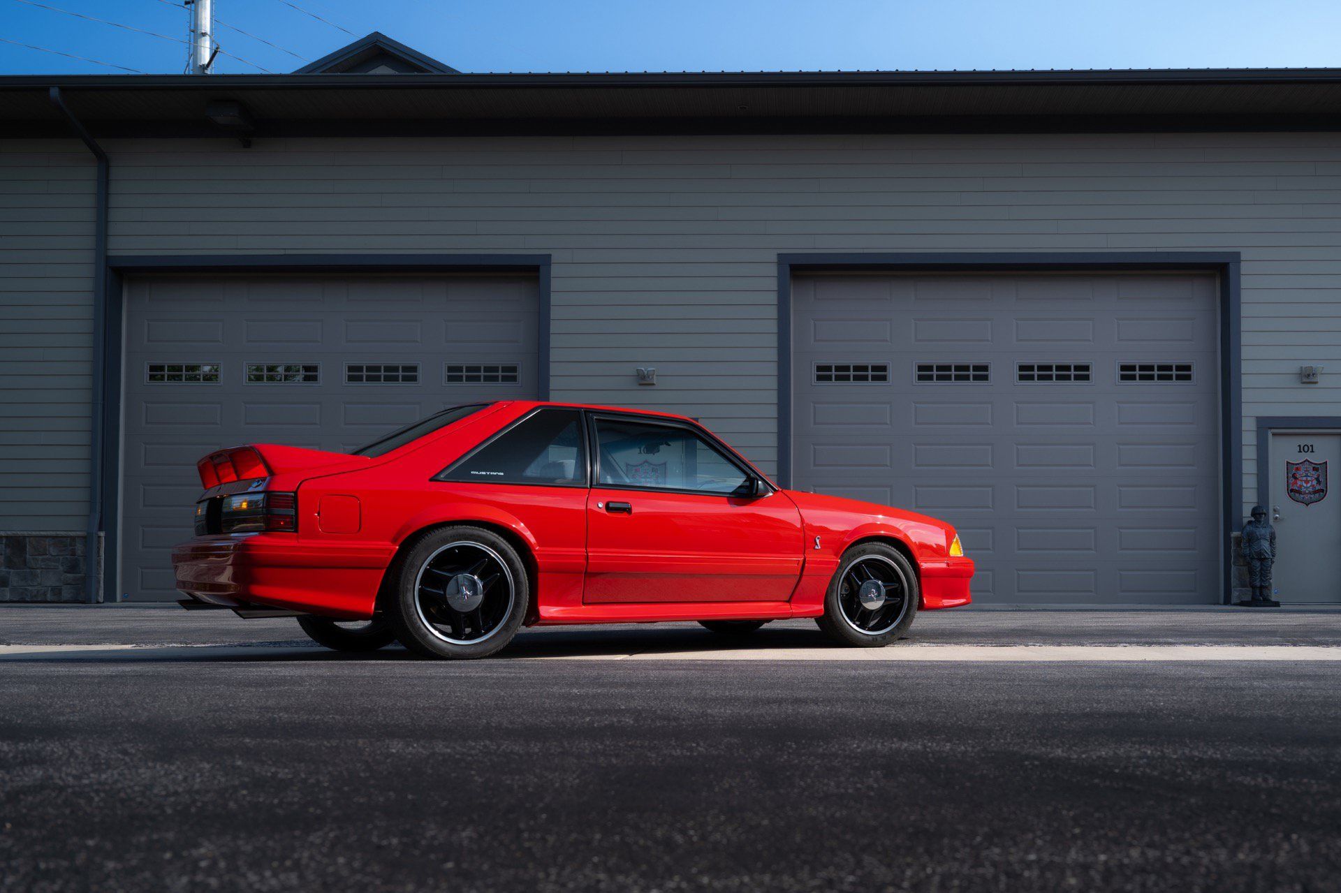 Used 1993 Ford Mustang Cobra RWD image 11