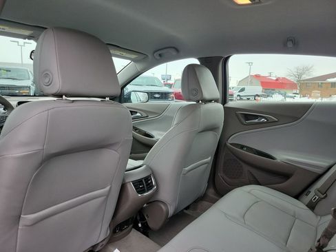 Used 2017 Chevrolet Malibu Premier w/ Driver Confidence Package image 15