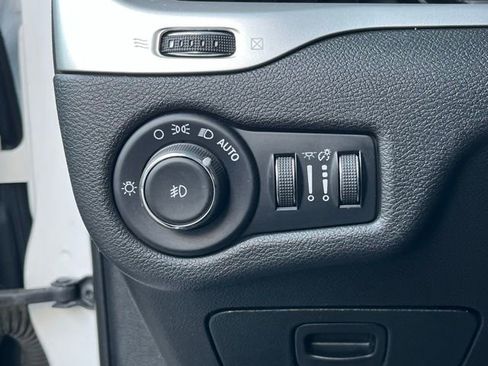 Used 2018 Jeep Cherokee Trailhawk image 20