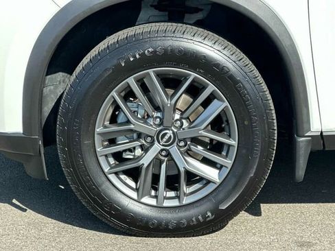 Used 2023 Nissan Rogue S image 34