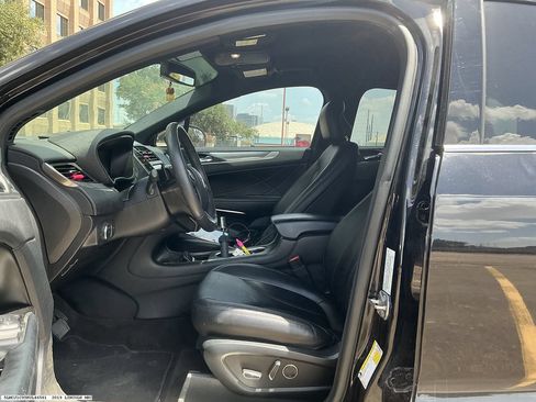 Used 2019 Lincoln MKC Premiere FWD image 8
