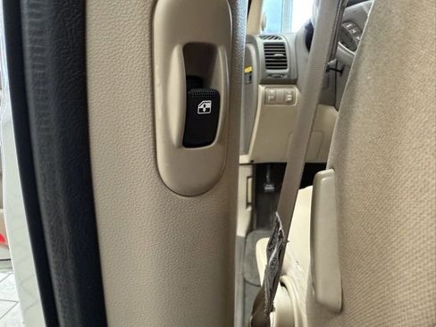 Used 2014 Kia Sedona LX image 30