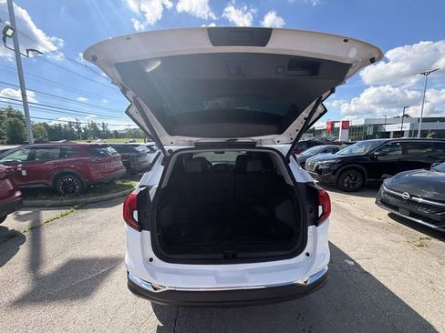 Used 2023 GMC Terrain SLT AWD/4WD image 22