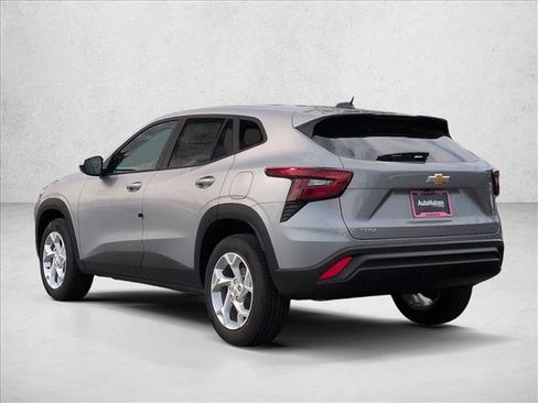 New 2026 Chevrolet Trax LS w/ LS Convenience Package FWD image 9