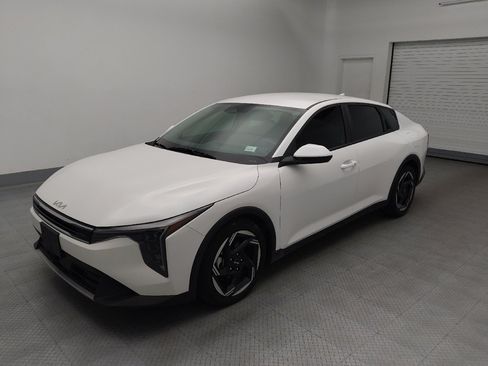 Used 2025 Kia K4 EX FWD image 2