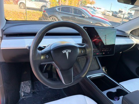 Used 2023 Tesla Model Y AWD image 15
