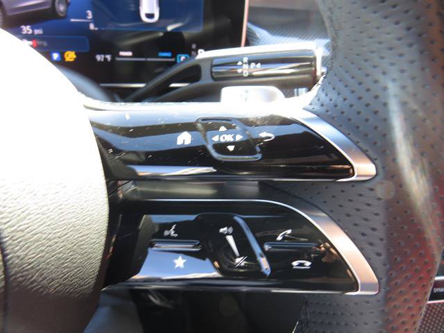 Used 2026 Mercedes-Benz GLC 300 4MATIC image 12