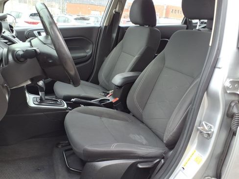 Used 2015 Ford Fiesta SE image 8