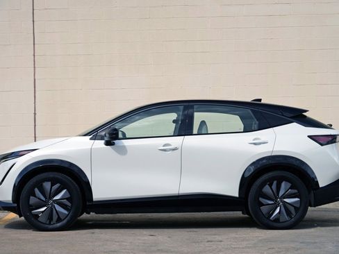 Used 2023 Nissan Ariya AWD image 8
